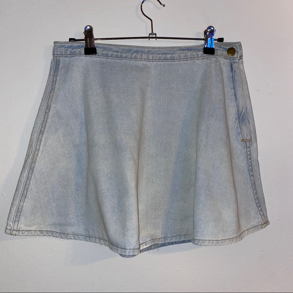 Light Wash Mid-Rise Denim Skirt